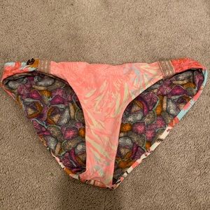MAAJI BIKINI BOTTOMS SIZE LARGE
